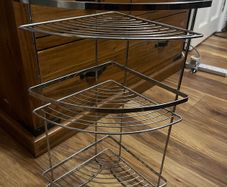Corner shelf