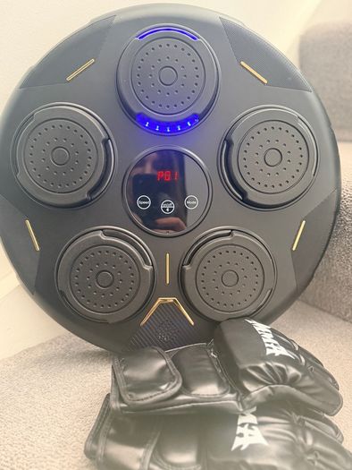 Wall boxing machine