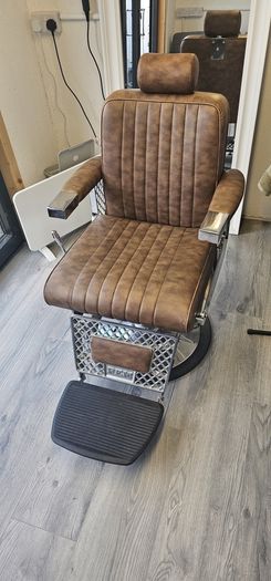 REM Barber Chair