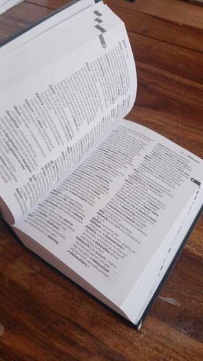 Collins English dictionary by Collins Dictionaries - pocket edition