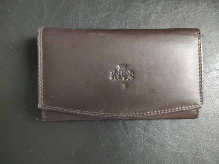 Fine leather wallet purse
