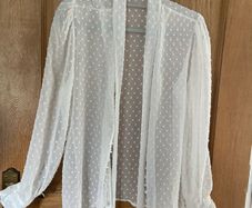 Pretty cream blouse size xl
