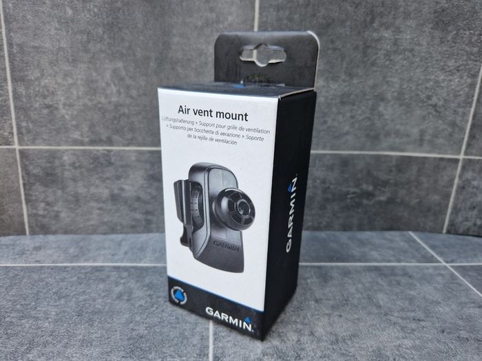 Garmin Nuvi  2599 LMT-D Sat Nav with extras