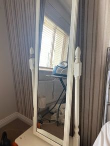 Stand up mirror