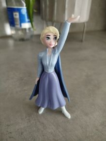 Frozen Elsa figure from Easter Kinder Maxi egg 2025. Big figure 12 cm height.