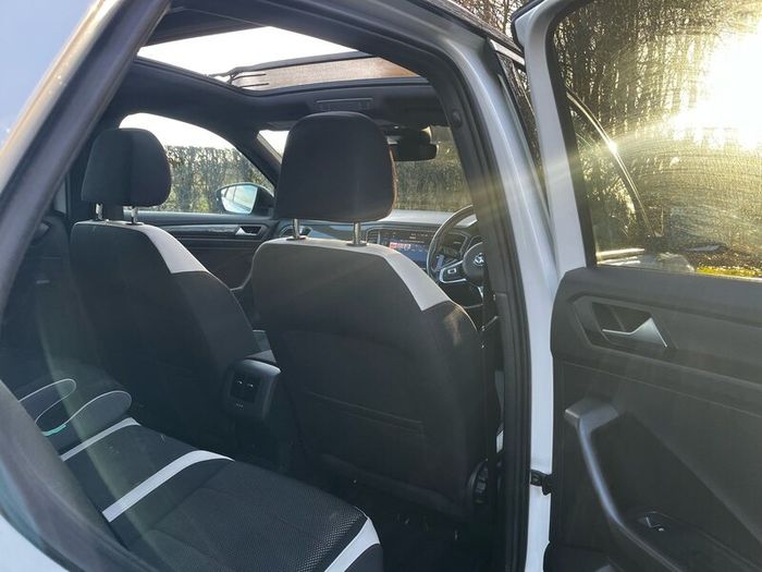 Low Mileage !! Vw Troc R-line. Highspec.sunroof
