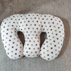 Twin feeding pillow