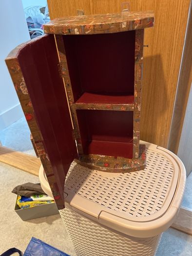 wooden box/shelf