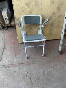shower chair wall mounted