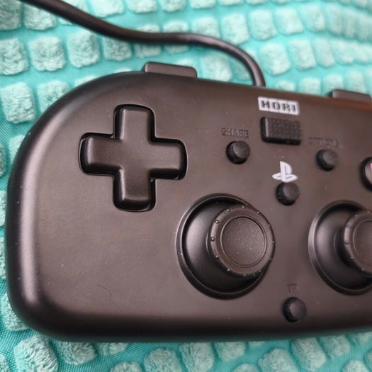 Hori PlayStation PS4 Wired Controller Light.
