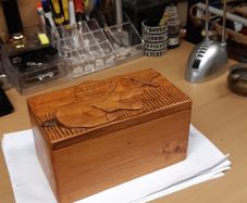 Trinket knick/knack box