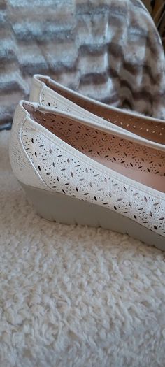 Ladies shoes