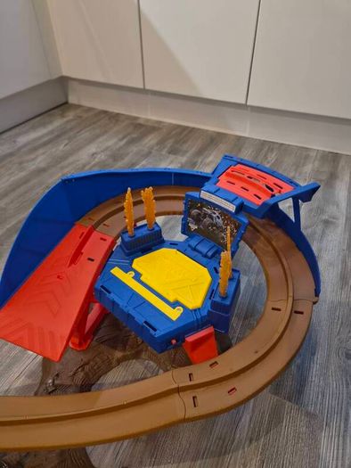 Monster truck race track (monster jam)
