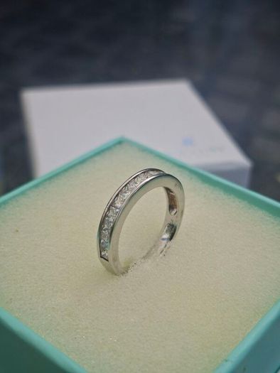 Stunning stamped 925 Sterling Silver Ladies Eternity Ring