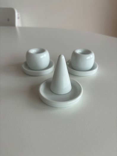 Muji porcelain ring and toothbrush holders with dishes