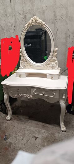 French-style dressing table