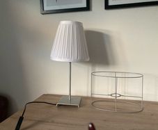 Modern metal base table lamp