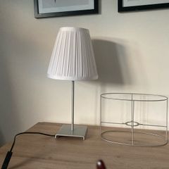 Modern metal base table lamp