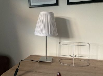 Modern metal base table lamp