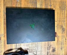 Razer Blade 18 - Rtx 5090 - 64gb Ddr5