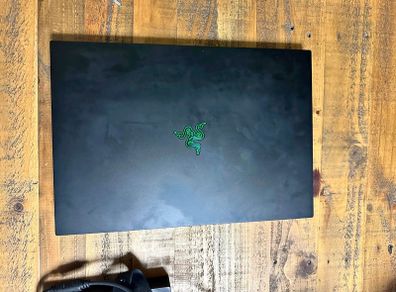 Razer Blade 18 - Rtx 5090 - 64gb Ddr5