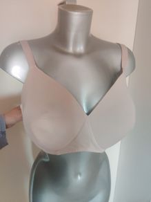 M&S Beige non-wired lightly padded bra size UK40E EU90F Postage included