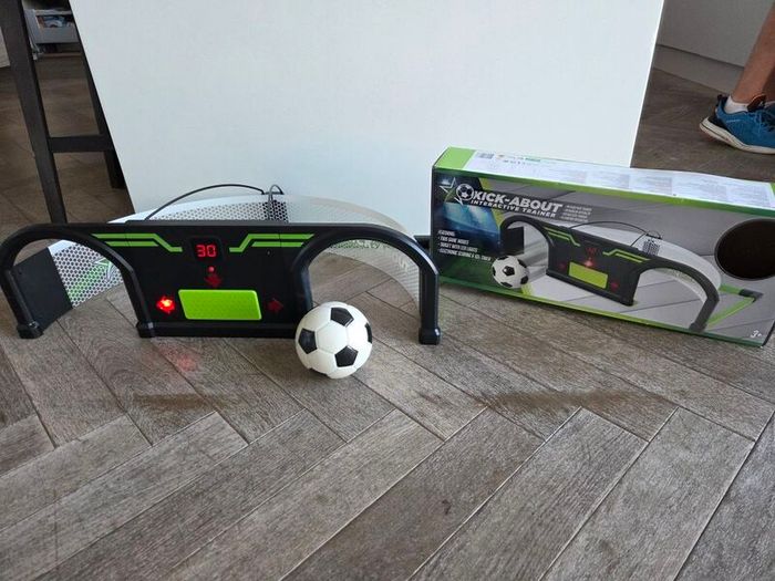 kick- about football trainer