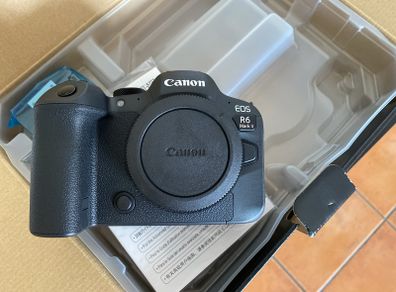 Canon R6m2