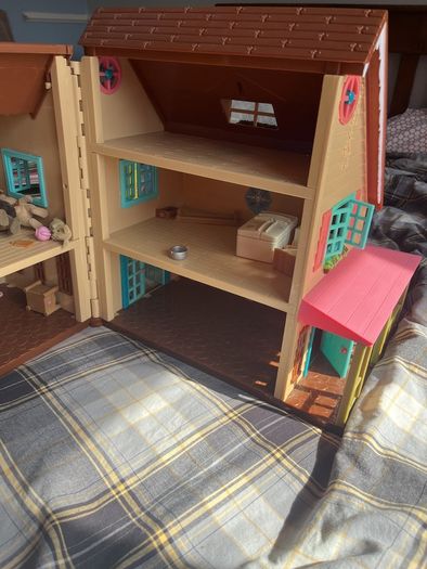 dolls house