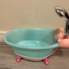 Baby born bath