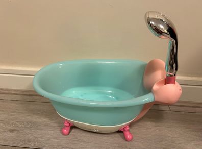 Baby born bath