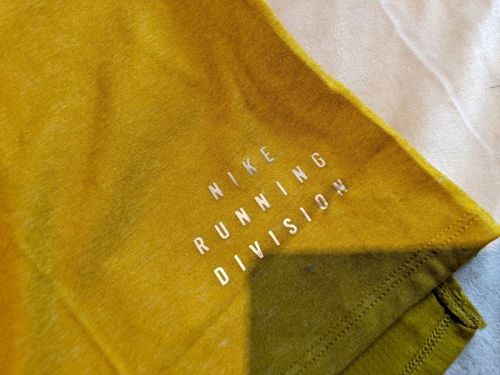 Brand new with tags Nike Dri-FIT Run Division