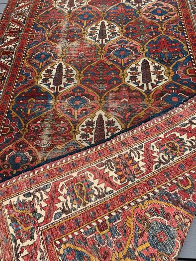 Vintage Persian Bakhtiari Tribal Rug (305 x 165 cm)