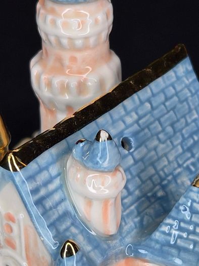 Disneyland Sleeping Beauty Castle Ceramic Salt and Pepper Shakers Set Disney