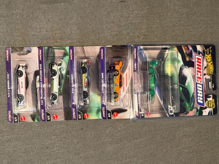 Hot wheels bundle Rexy