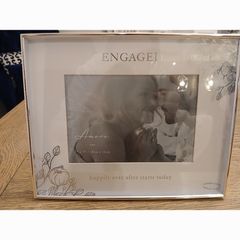 New engagement photo frame