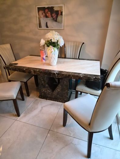 Kitchen Table & Chairs