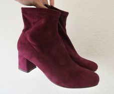 Red velvet ankle boots Size UK 6 / EU 39 / US 8.5 / 25.5 cm.