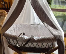 Clair de Lune Quality Moses Basket, Stand, Drape plus Brand New Sheets and Mattress. Newborn. Baby Essentials.