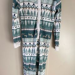 Leigh Tucker Willow Nollaig Shona all in one pyjamas 3-4 years