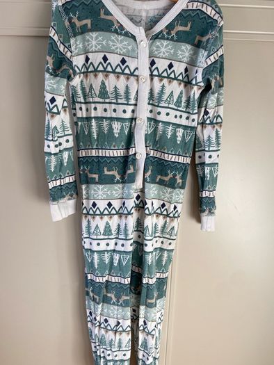 Leigh Tucker Willow Nollaig Shona all in one pyjamas 3-4 years