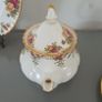 Old  Country Roses Royal Albert Image 5