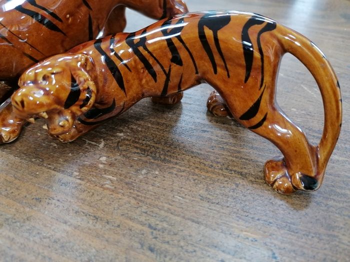 Set of two vintage ceramic Bengal tigers