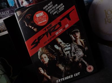 The Spirit ! Extended Cut ! DVD ! 2009 ! From the Creator of Sin City and 300 ! Scarllet Johanson ! Samuel L Jackson !