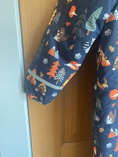 Warm waterproof snowsuit 6-7 years BNWT