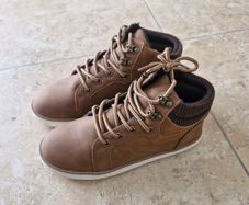 Boys boots