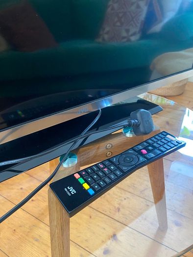 32'' TV with DVD Player