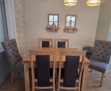 Extendable Dining table and chairs
