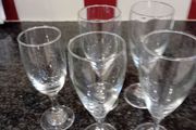 glassware,set of 4 glasses +1 not matching.