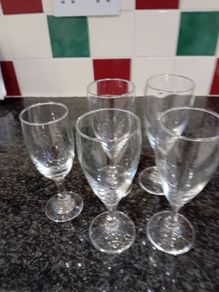 glassware,set of 4 glasses +1 not matching.